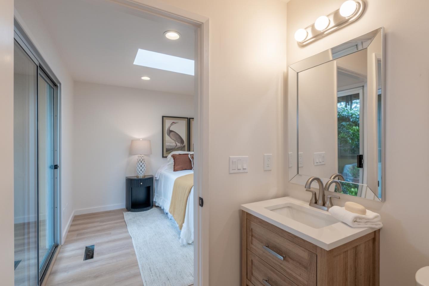 Detail Gallery Image 9 of 29 For 192 Hacienda Carmel, Carmel,  CA 93923 - 2 Beds | 2 Baths