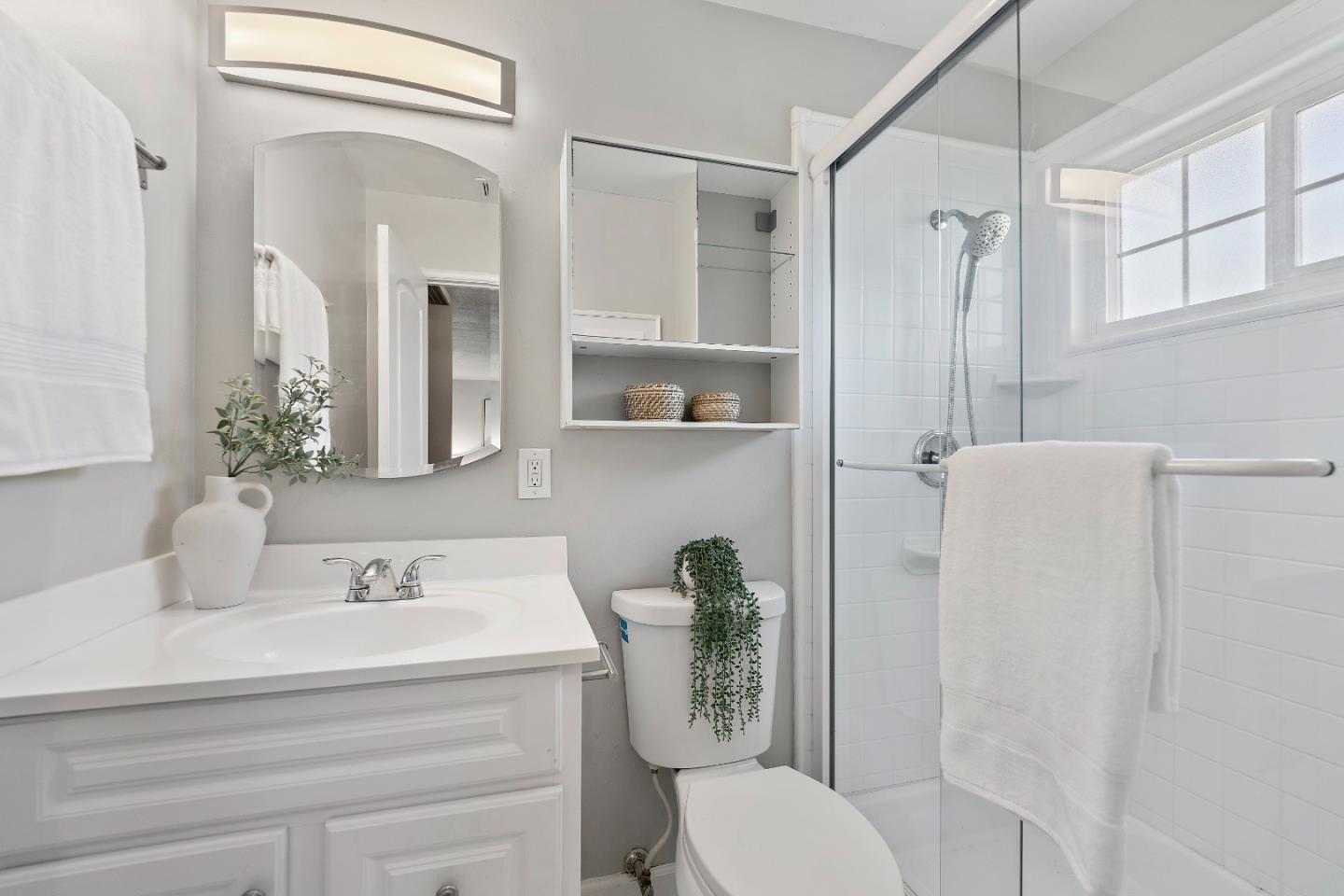 Detail Gallery Image 13 of 25 For 2281 Starbright Dr, San Jose,  CA 95124 - 4 Beds | 2 Baths