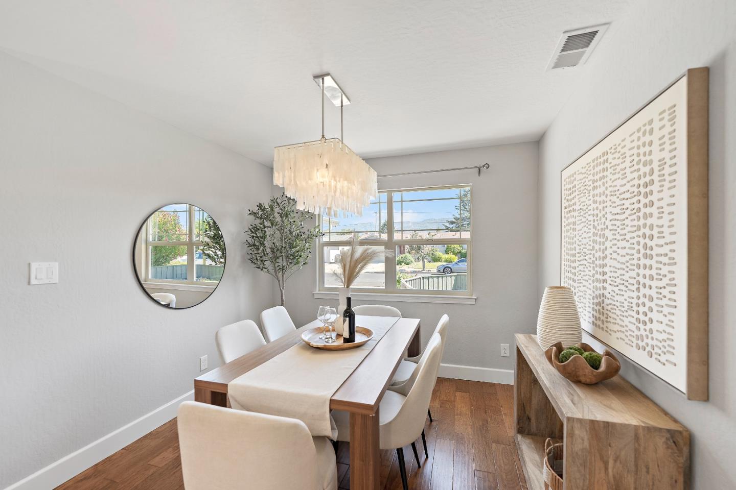 Detail Gallery Image 5 of 25 For 2281 Starbright Dr, San Jose,  CA 95124 - 4 Beds | 2 Baths
