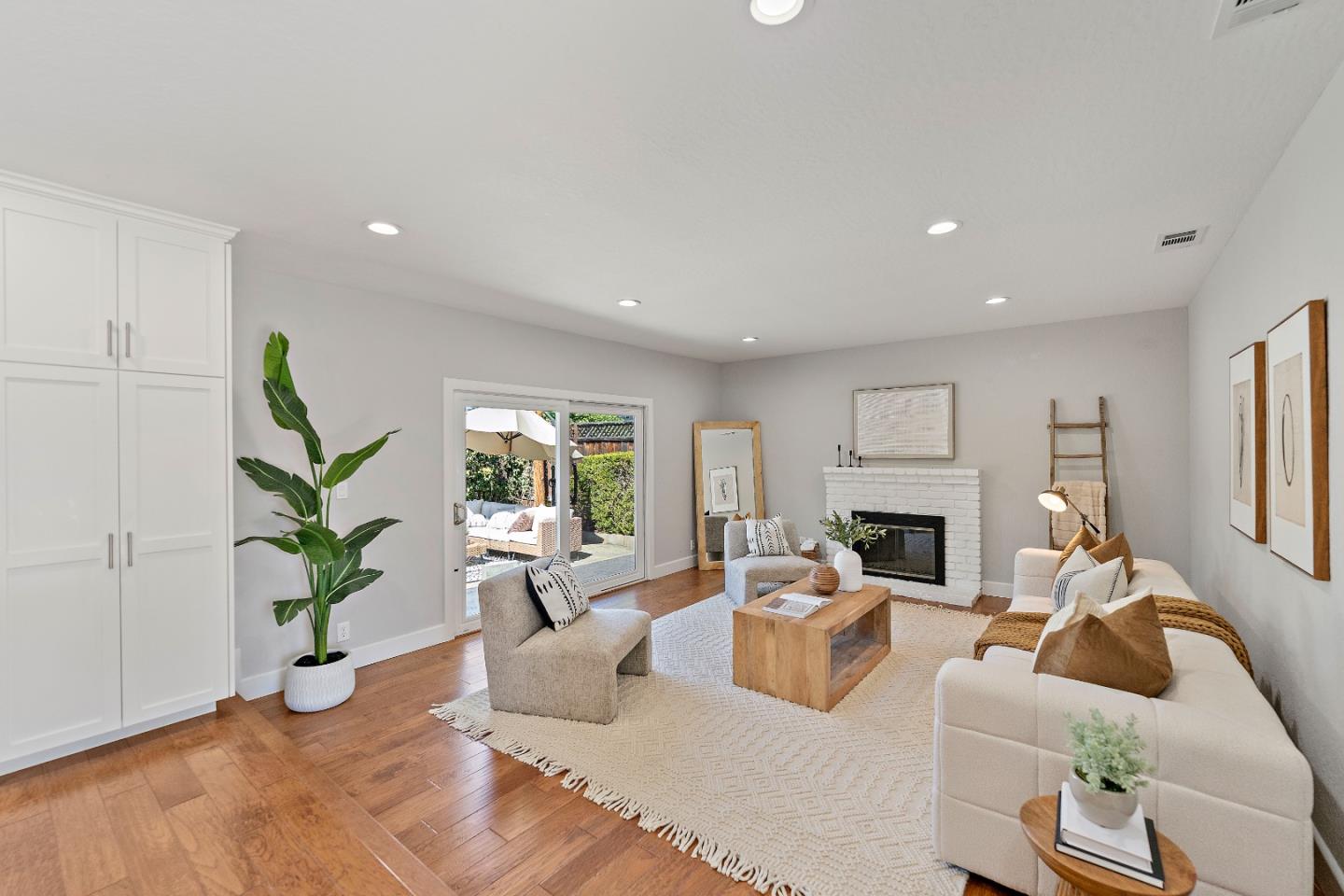 Detail Gallery Image 7 of 25 For 2281 Starbright Dr, San Jose,  CA 95124 - 4 Beds | 2 Baths