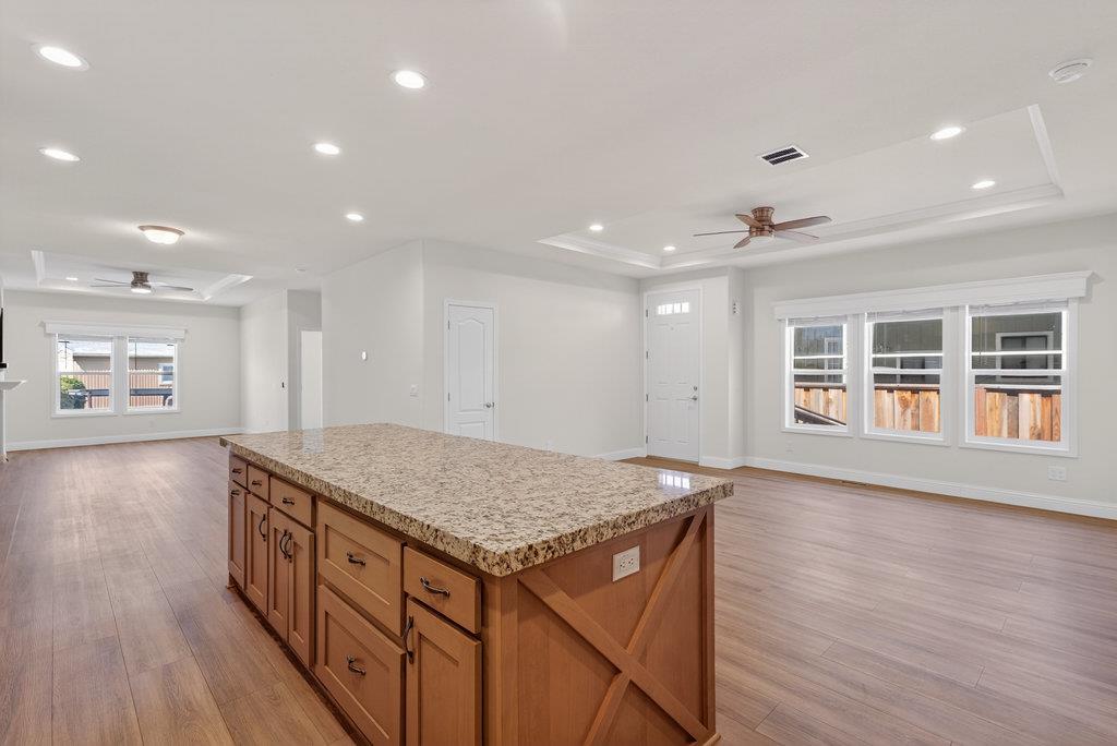Detail Gallery Image 5 of 28 For 34 Primrose St #34,  Aptos,  CA 95003 - 3 Beds | 2 Baths