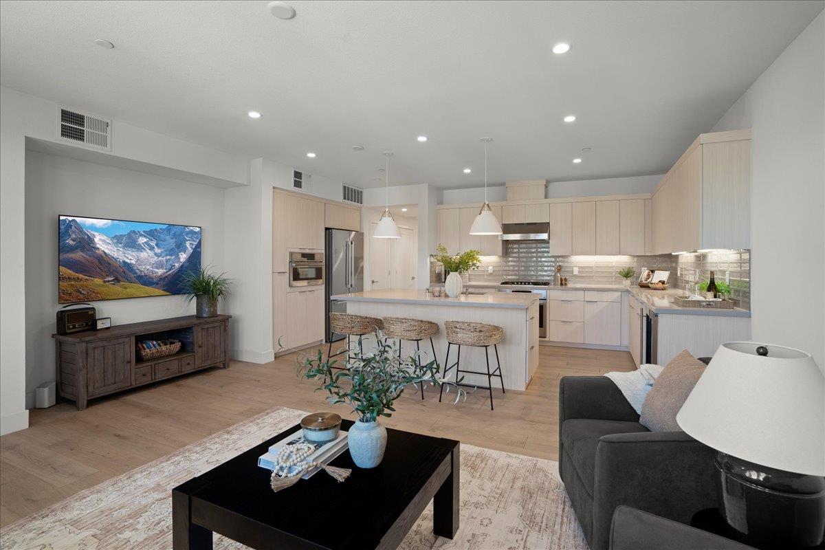 Detail Gallery Image 4 of 26 For 16293 Gellatt Ct, Los Gatos,  CA 95032 - 2 Beds | 2 Baths