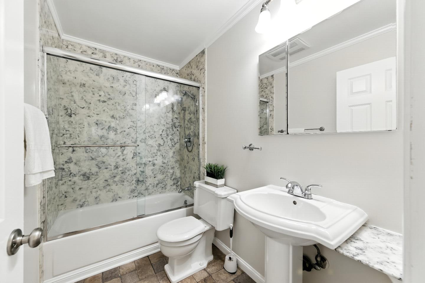 Detail Gallery Image 16 of 37 For 932 Peninsula Ave #406,  San Mateo,  CA 94401 - 2 Beds | 1 Baths