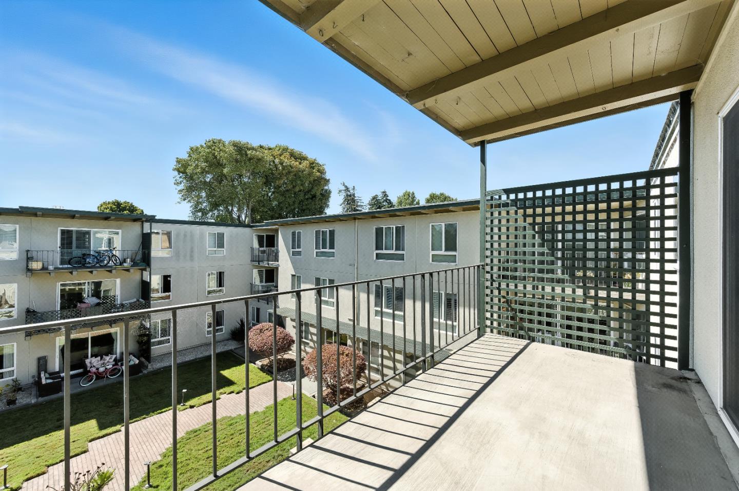 Detail Gallery Image 8 of 37 For 932 Peninsula Ave #406,  San Mateo,  CA 94401 - 2 Beds | 1 Baths
