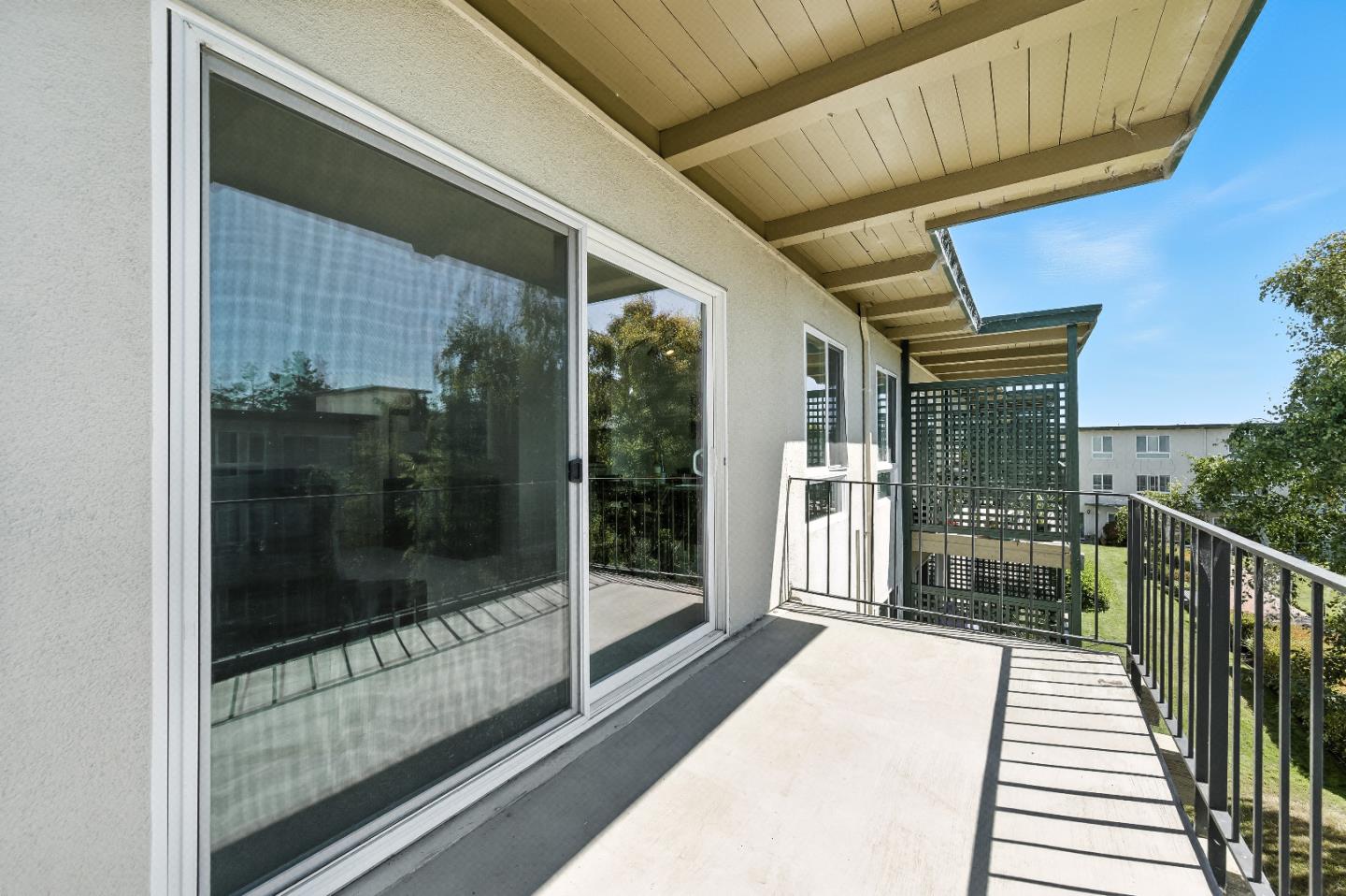 Detail Gallery Image 9 of 37 For 932 Peninsula Ave #406,  San Mateo,  CA 94401 - 2 Beds | 1 Baths