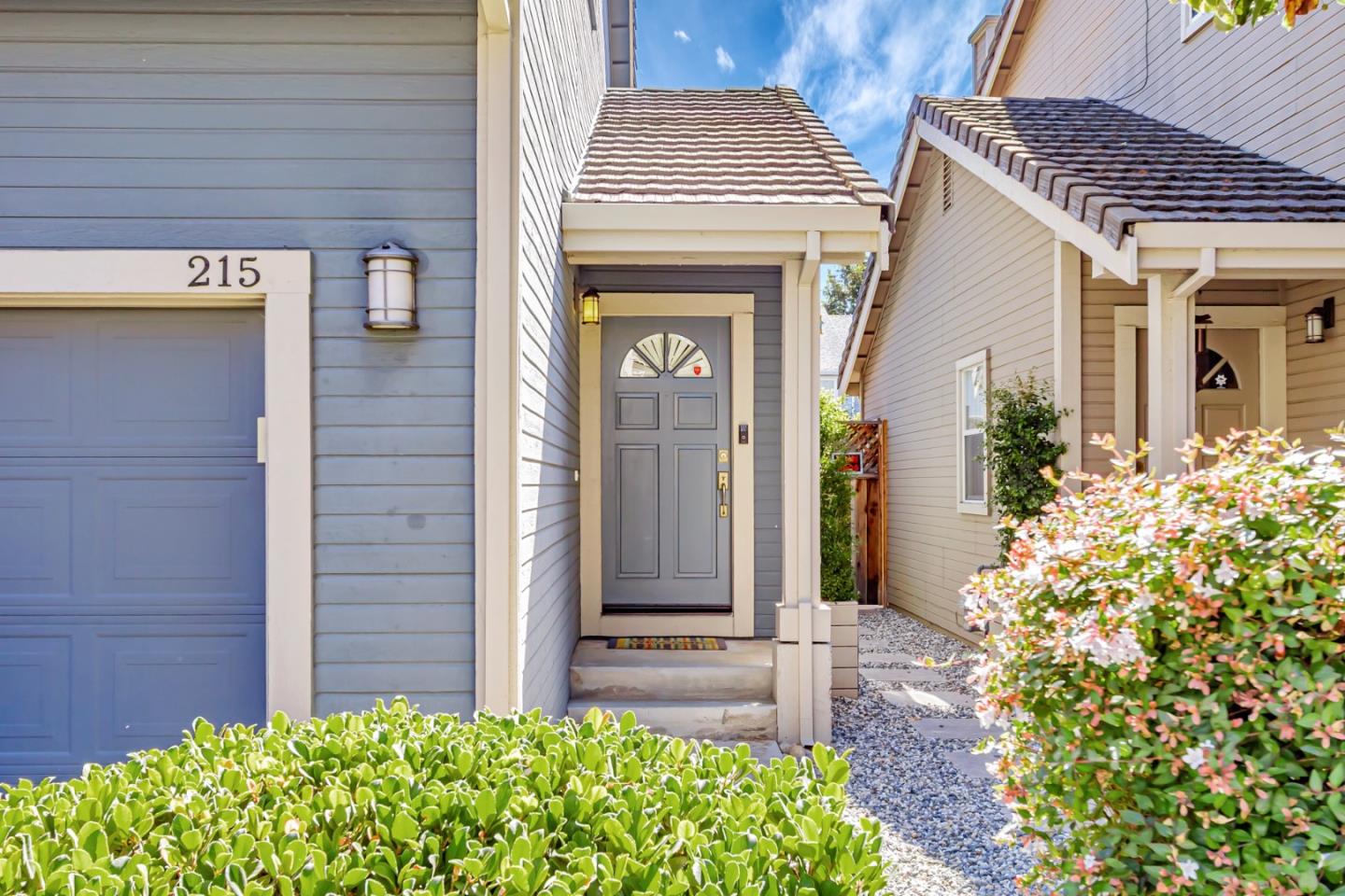 Detail Gallery Image 2 of 40 For 215 Chalet Woods Pl, Campbell,  CA 95008 - 3 Beds | 2/1 Baths