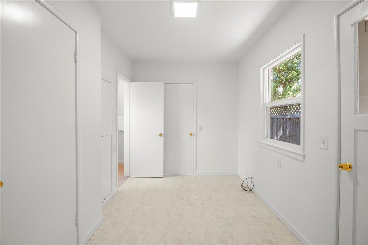 Detail Gallery Image 13 of 17 For 3888 Magnolia Dr, Palo Alto,  CA 94306 - 3 Beds | 2 Baths