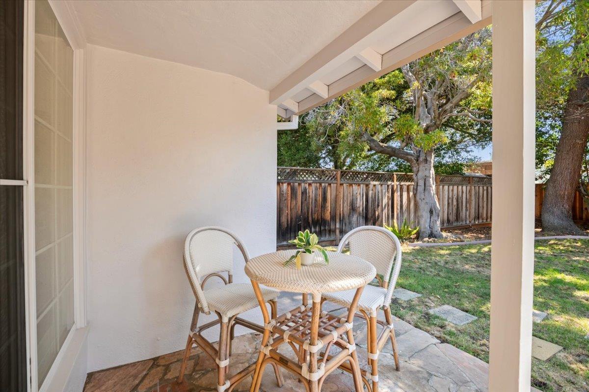 Detail Gallery Image 14 of 17 For 3888 Magnolia Dr, Palo Alto,  CA 94306 - 3 Beds | 2 Baths