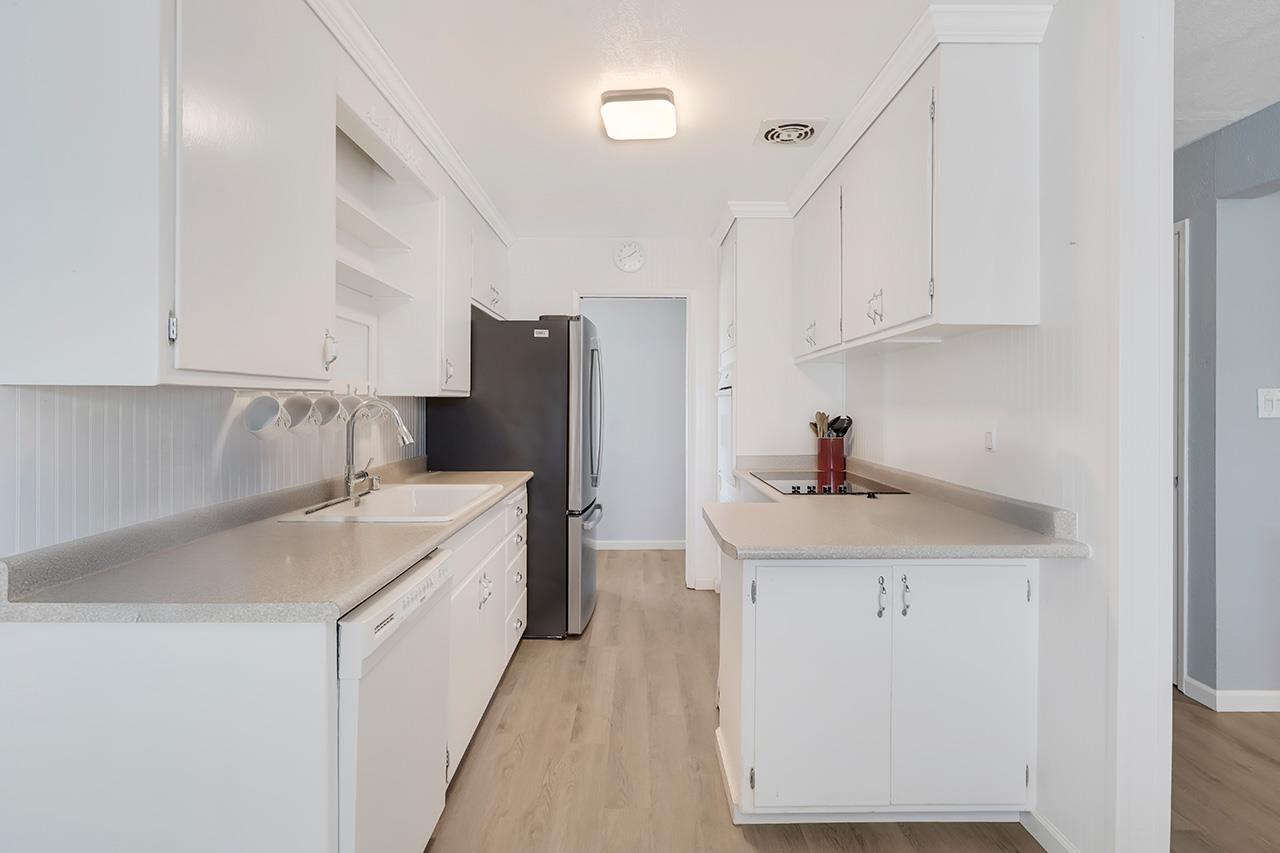 Detail Gallery Image 8 of 9 For 6364 Thomas Ave, Newark,  CA 94560 - 3 Beds | 1 Baths