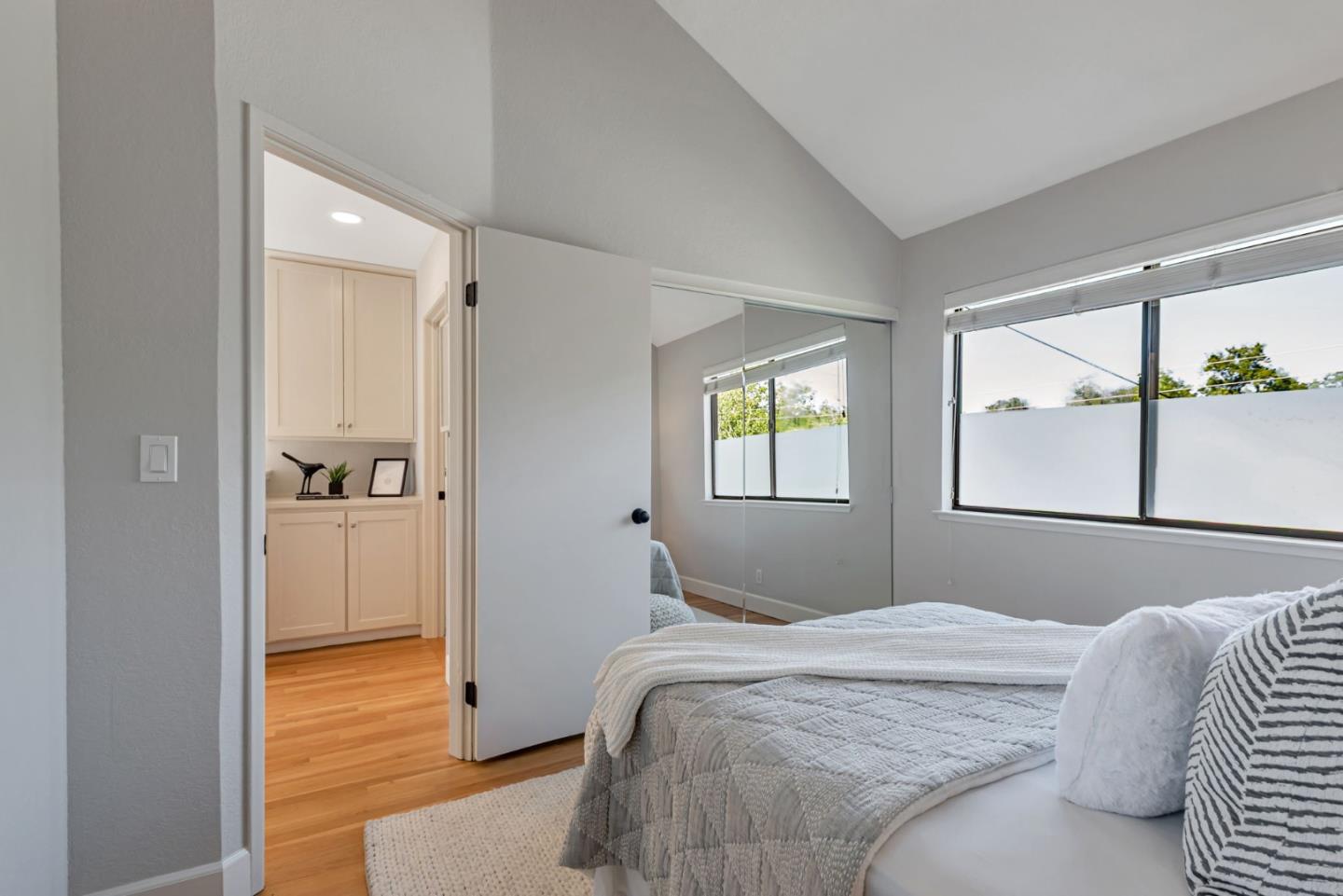 Detail Gallery Image 12 of 24 For 220 Milbrae Ln, Los Gatos,  CA 95032 - 3 Beds | 2 Baths