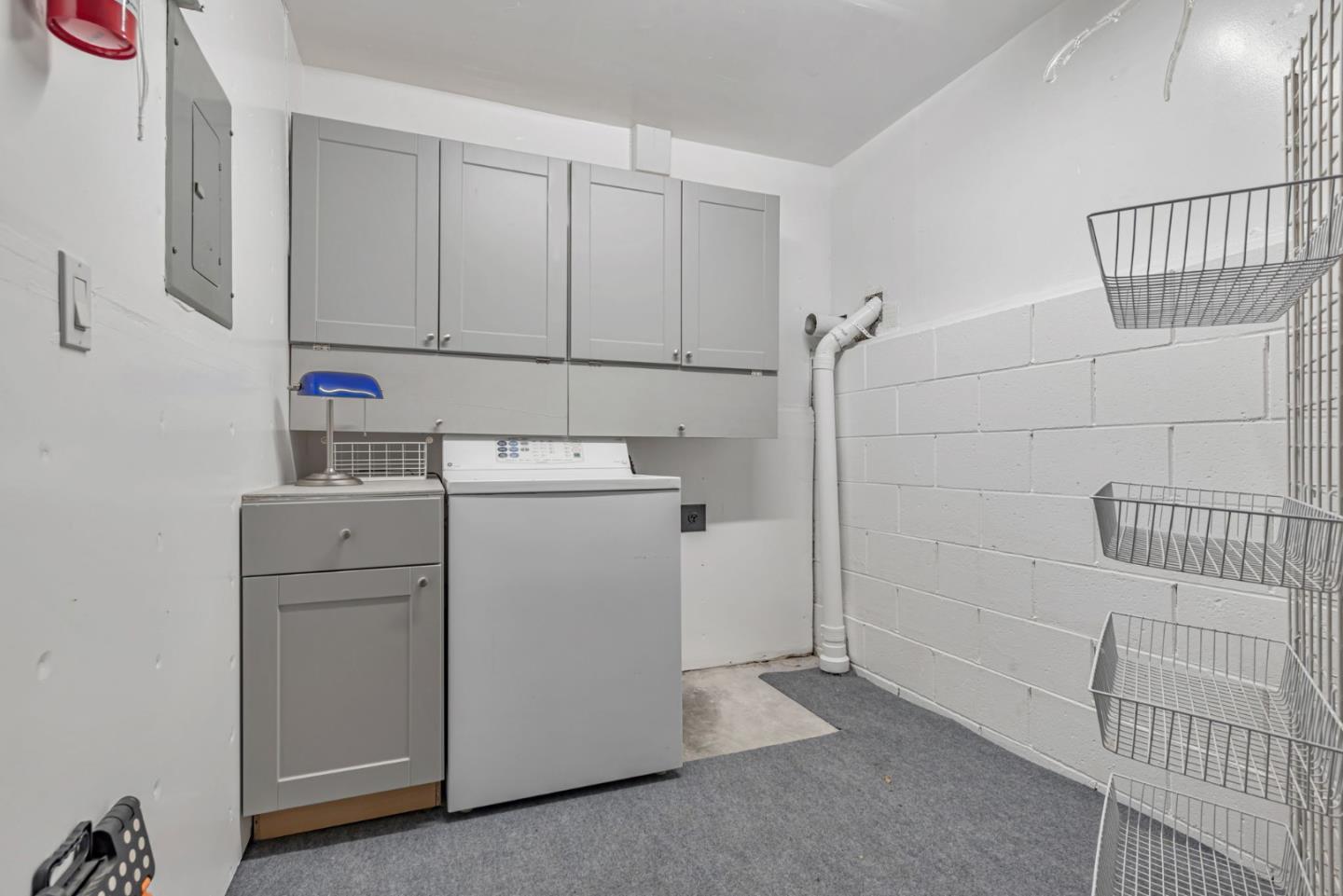 Detail Gallery Image 17 of 24 For 220 Milbrae Ln, Los Gatos,  CA 95032 - 3 Beds | 2 Baths