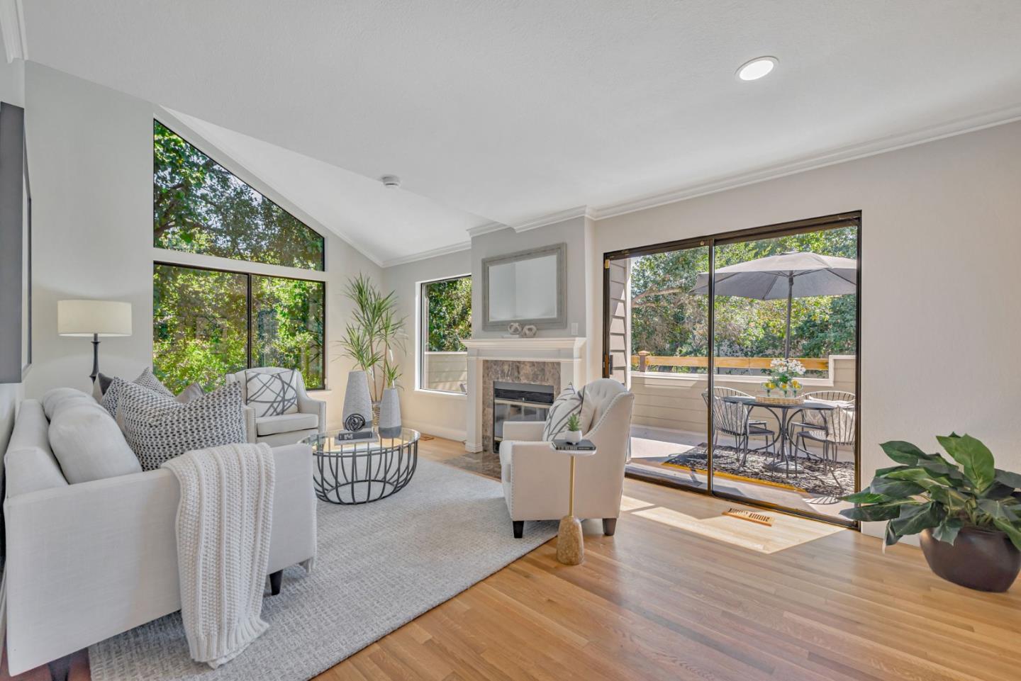 Detail Gallery Image 3 of 24 For 220 Milbrae Ln, Los Gatos,  CA 95032 - 3 Beds | 2 Baths