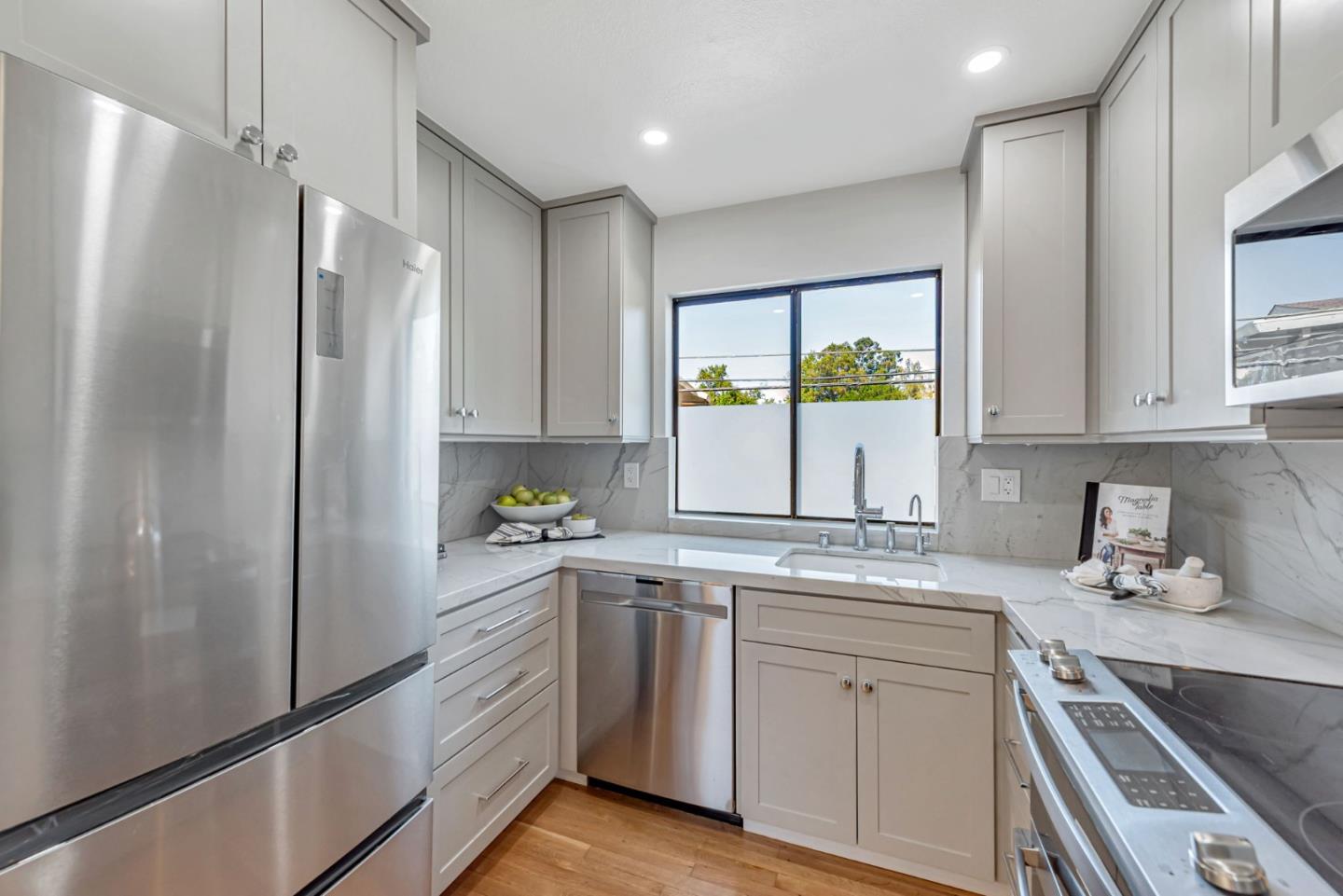 Detail Gallery Image 6 of 24 For 220 Milbrae Ln, Los Gatos,  CA 95032 - 3 Beds | 2 Baths