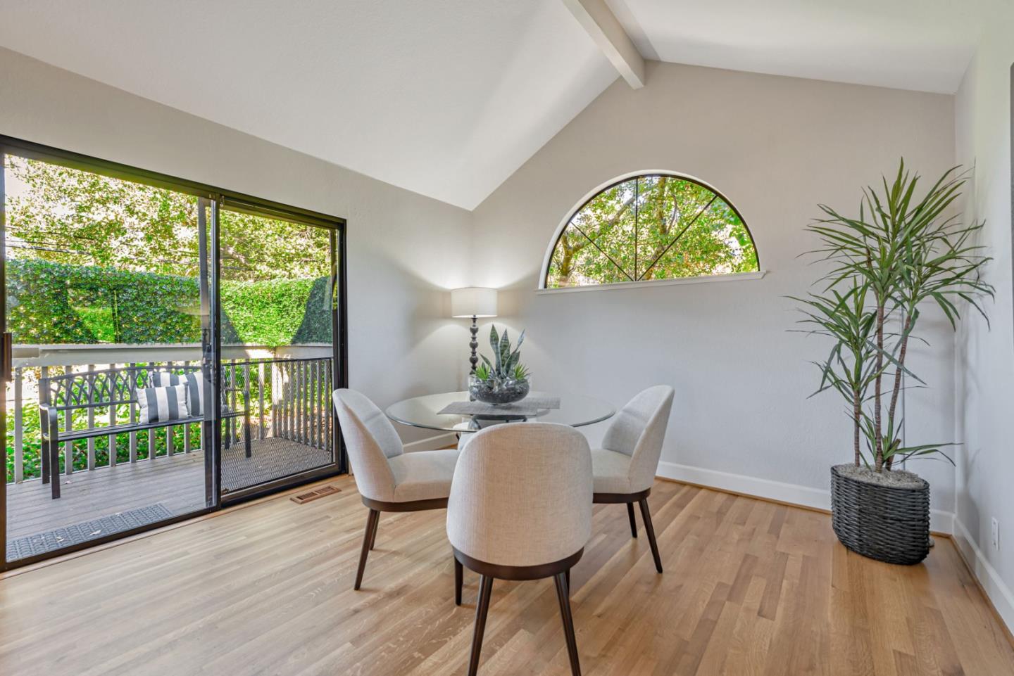 Detail Gallery Image 9 of 24 For 220 Milbrae Ln, Los Gatos,  CA 95032 - 3 Beds | 2 Baths