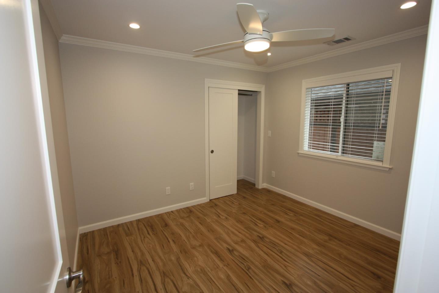 Detail Gallery Image 9 of 14 For 725 Laurel Ave, Burlingame,  CA 94010 - 3 Beds | 2 Baths