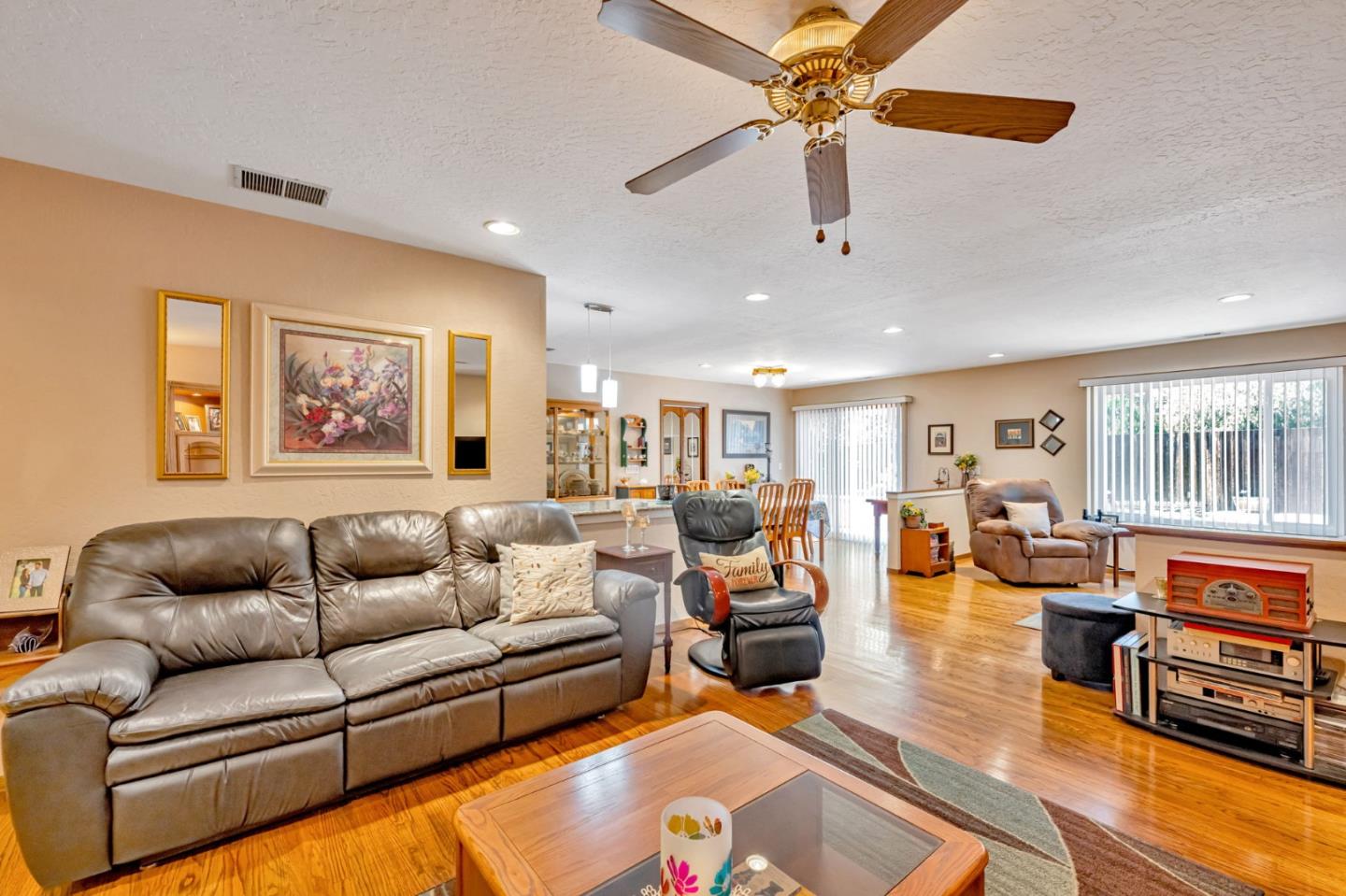 Detail Gallery Image 11 of 30 For 2941 Fleetwood Dr, San Bruno,  CA 94066 - 3 Beds | 2 Baths