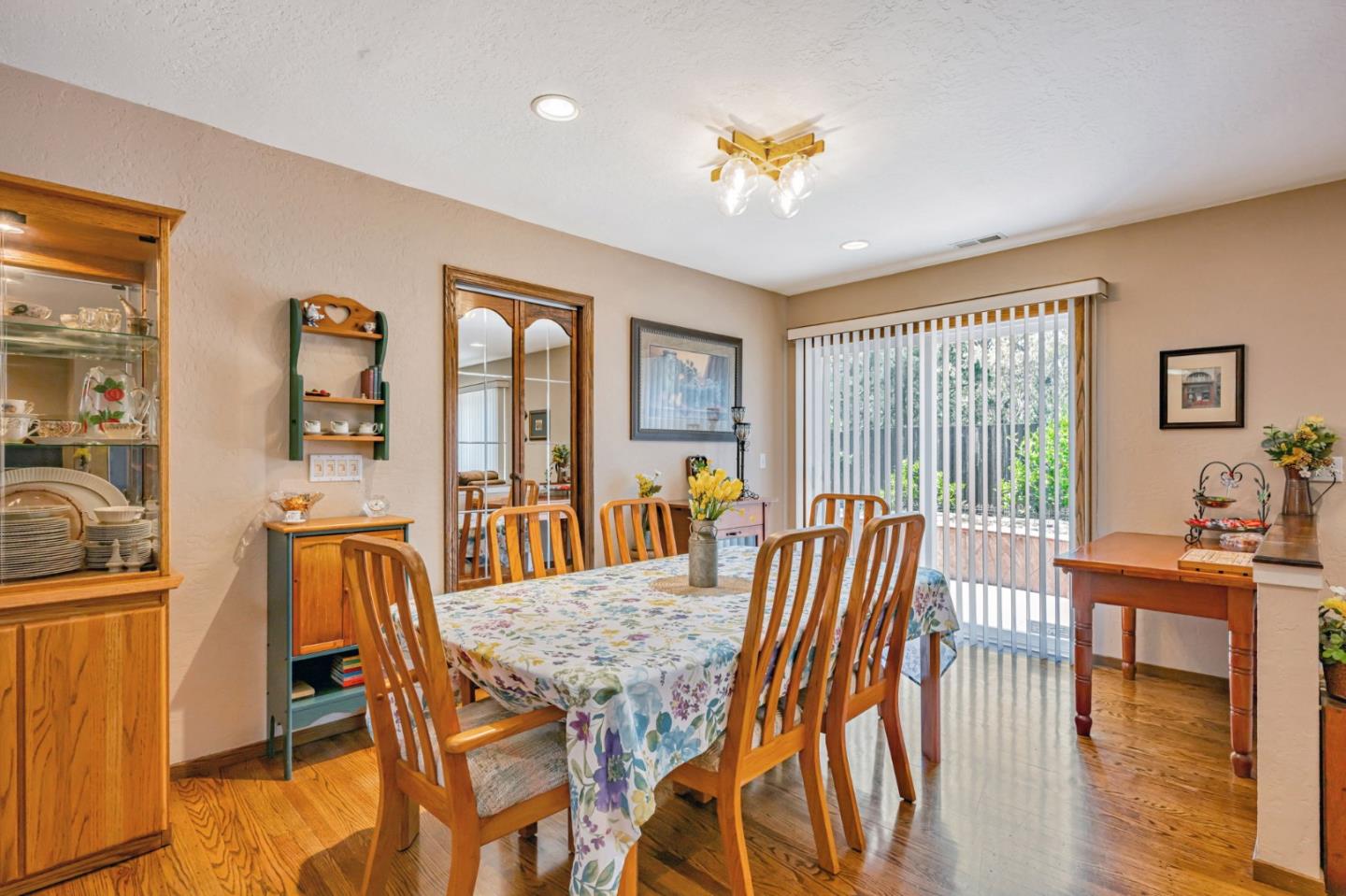 Detail Gallery Image 19 of 30 For 2941 Fleetwood Dr, San Bruno,  CA 94066 - 3 Beds | 2 Baths