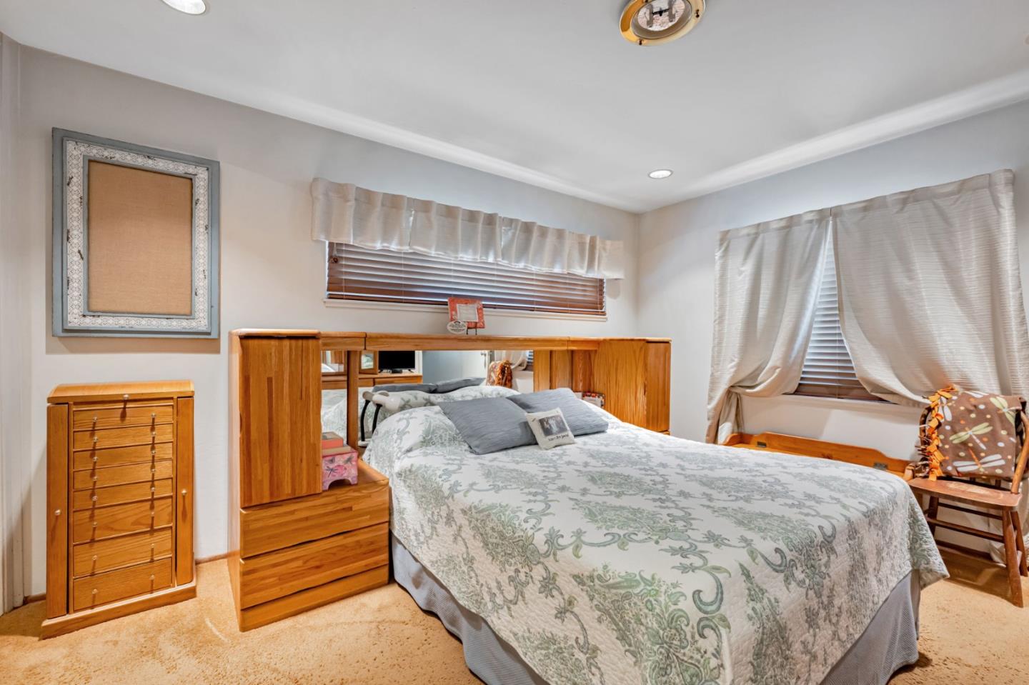 Detail Gallery Image 22 of 30 For 2941 Fleetwood Dr, San Bruno,  CA 94066 - 3 Beds | 2 Baths