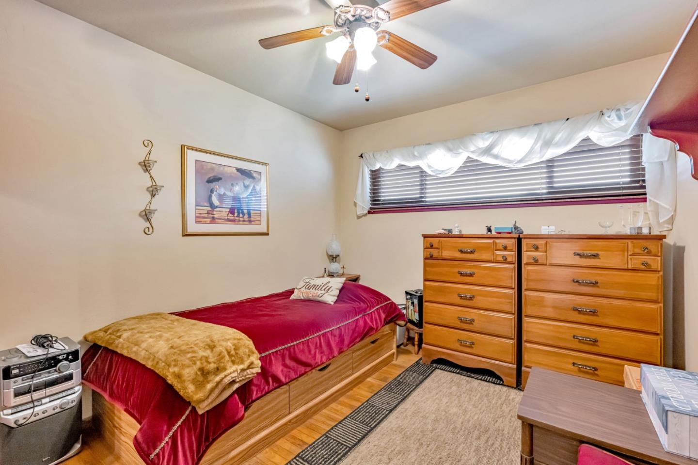 Detail Gallery Image 24 of 30 For 2941 Fleetwood Dr, San Bruno,  CA 94066 - 3 Beds | 2 Baths