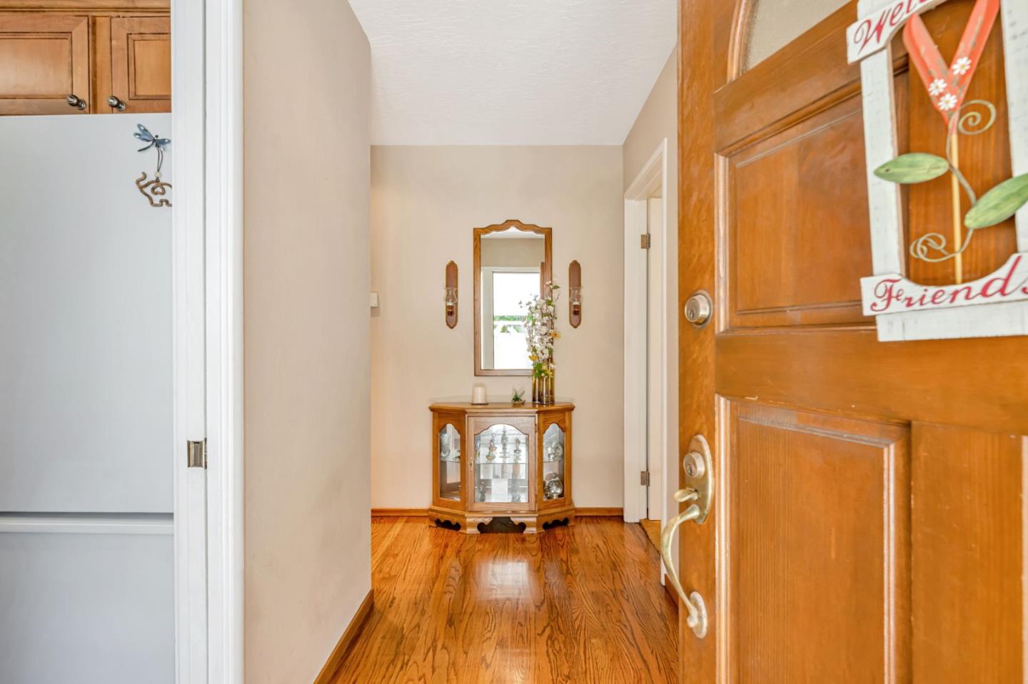 Detail Gallery Image 4 of 30 For 2941 Fleetwood Dr, San Bruno,  CA 94066 - 3 Beds | 2 Baths