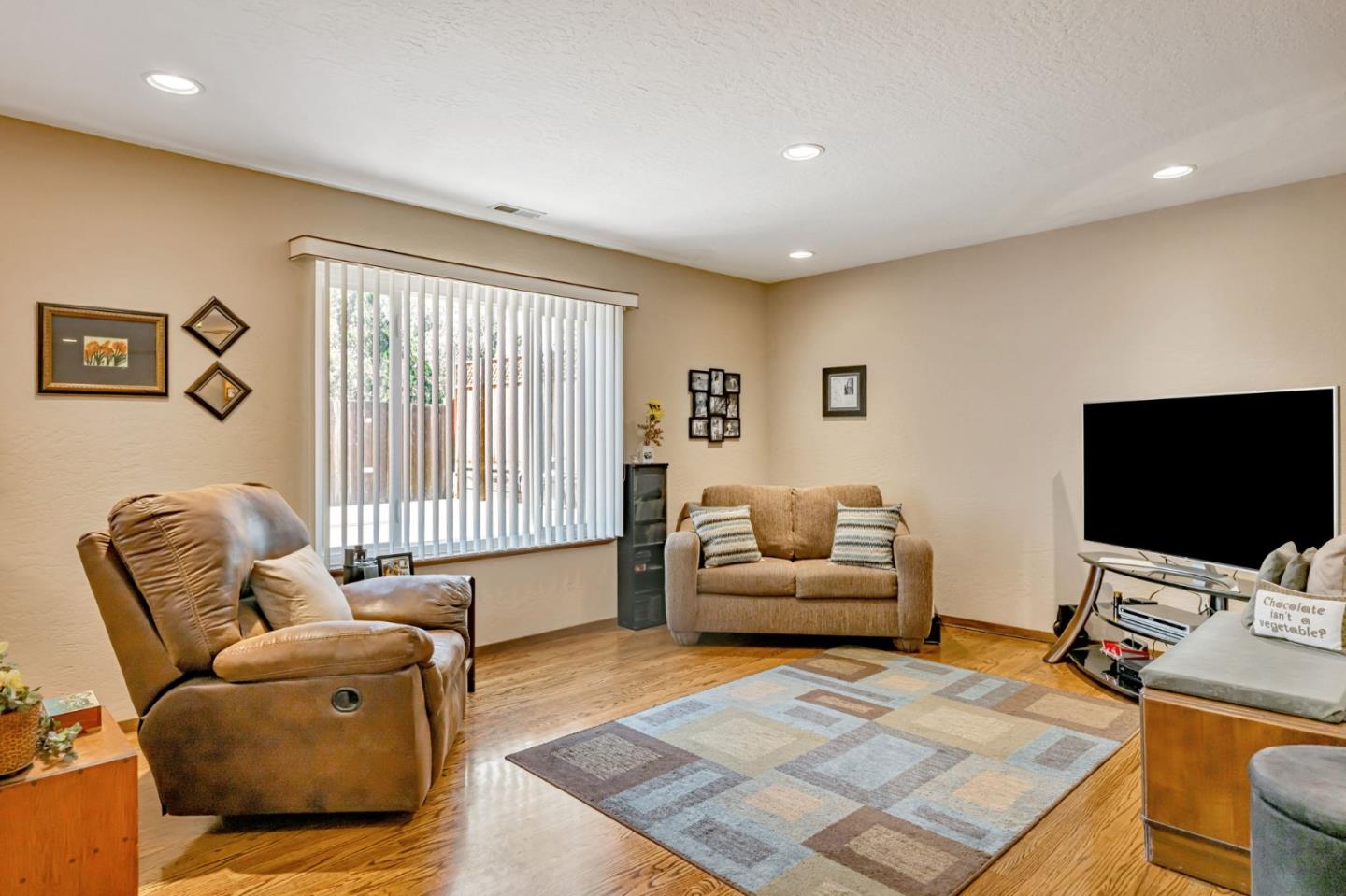 Detail Gallery Image 5 of 30 For 2941 Fleetwood Dr, San Bruno,  CA 94066 - 3 Beds | 2 Baths
