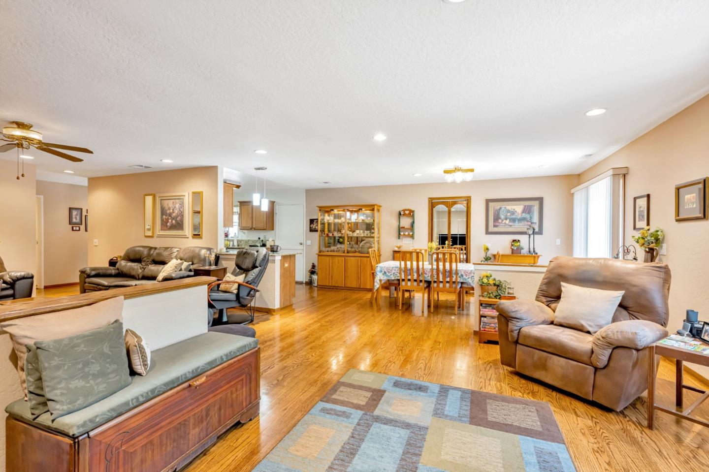 Detail Gallery Image 7 of 30 For 2941 Fleetwood Dr, San Bruno,  CA 94066 - 3 Beds | 2 Baths