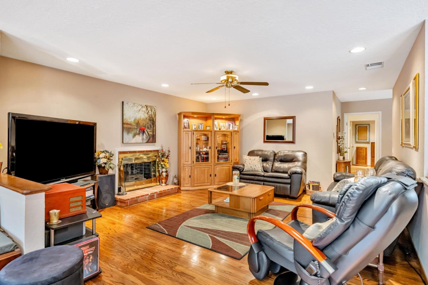 Detail Gallery Image 9 of 30 For 2941 Fleetwood Dr, San Bruno,  CA 94066 - 3 Beds | 2 Baths