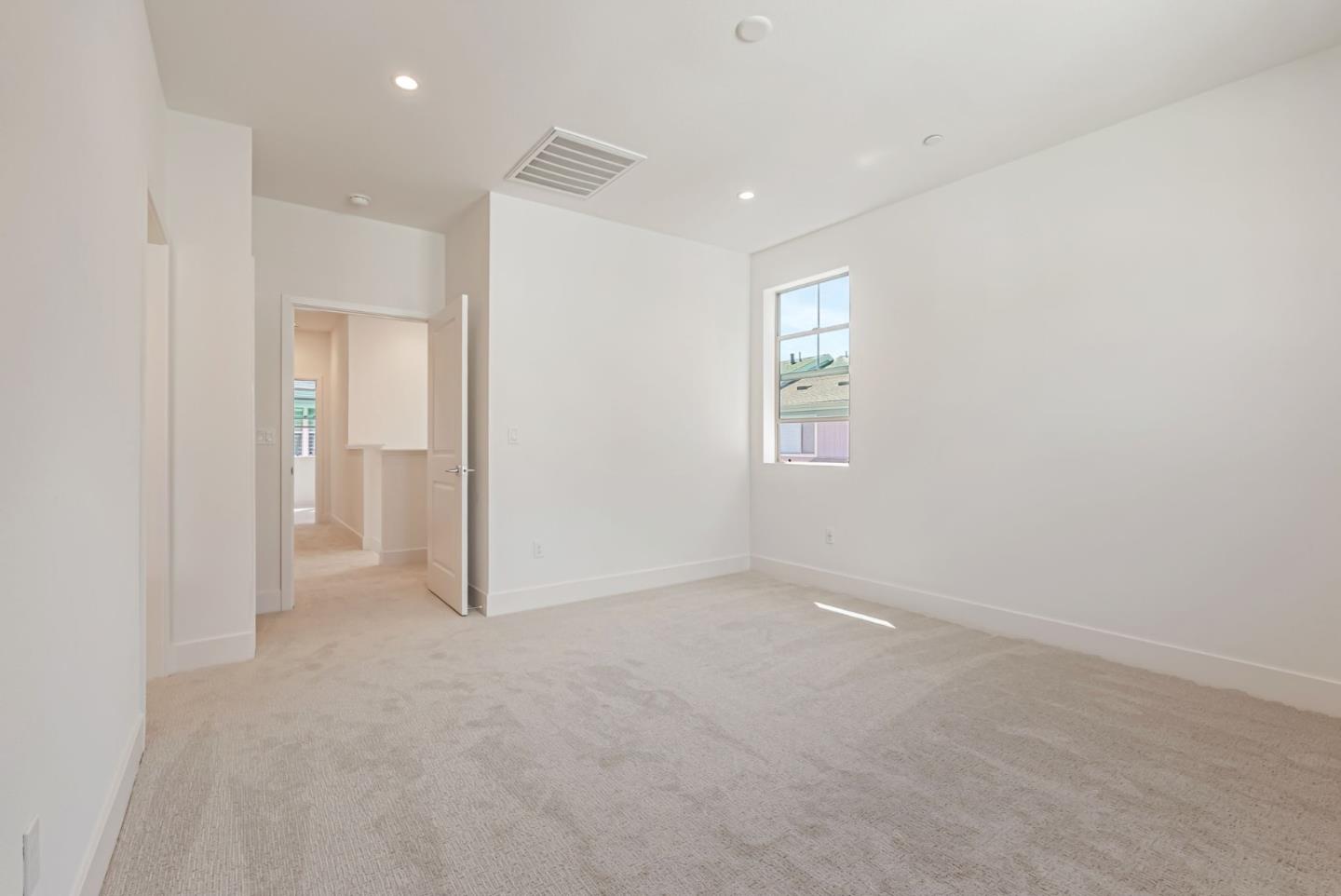 Detail Gallery Image 11 of 18 For 178 Oak Cir, Walnut Creek,  CA 94597 - 4 Beds | 3/1 Baths