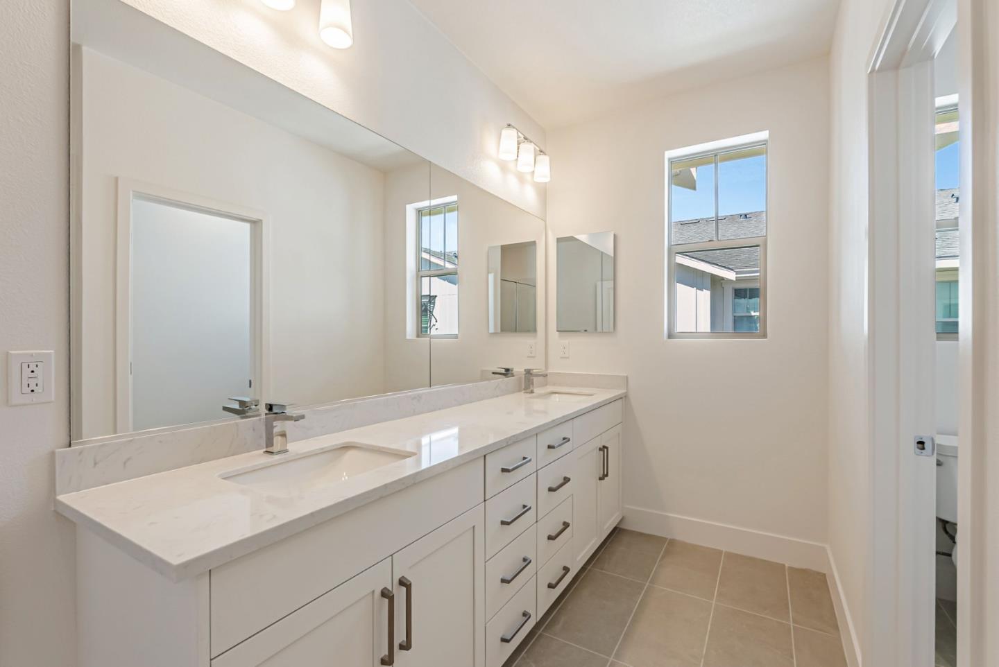 Detail Gallery Image 13 of 18 For 178 Oak Cir, Walnut Creek,  CA 94597 - 4 Beds | 3/1 Baths