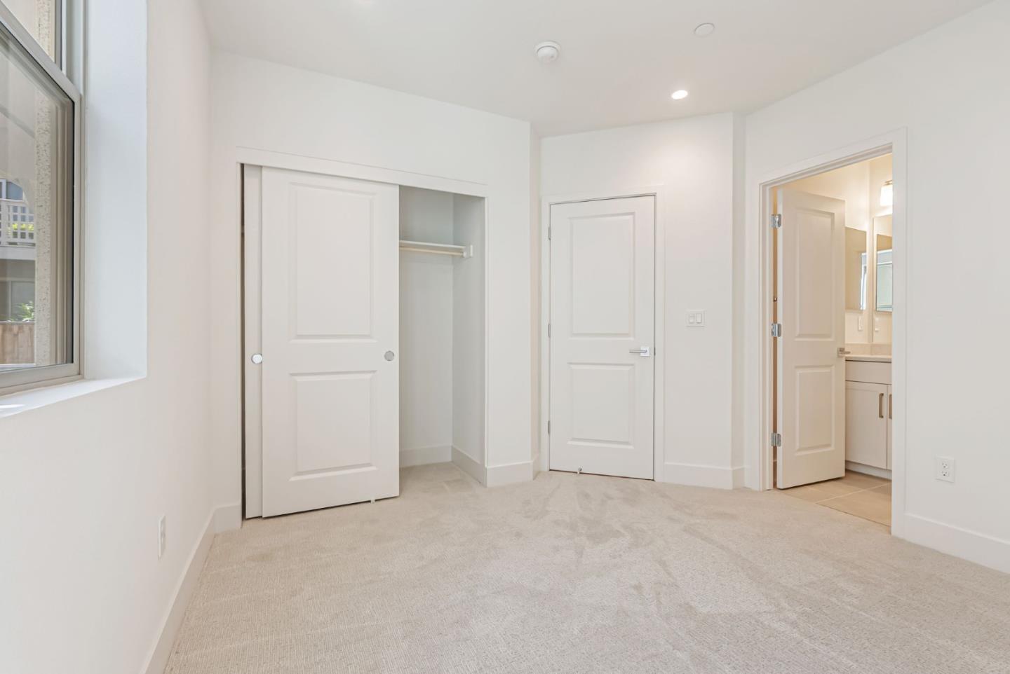 Detail Gallery Image 3 of 18 For 178 Oak Cir, Walnut Creek,  CA 94597 - 4 Beds | 3/1 Baths