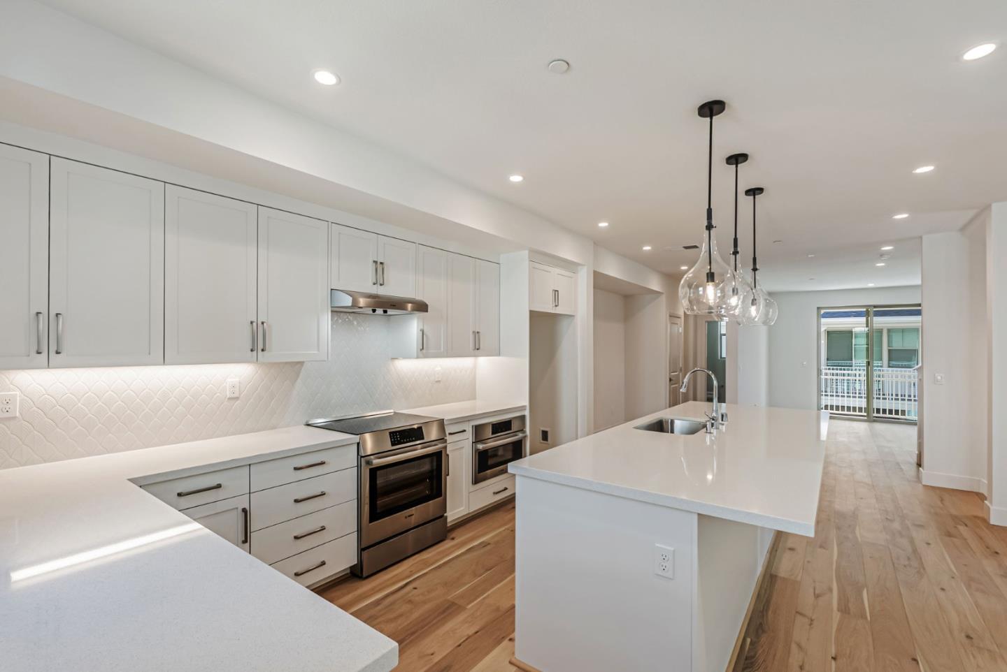 Detail Gallery Image 4 of 18 For 178 Oak Cir, Walnut Creek,  CA 94597 - 4 Beds | 3/1 Baths