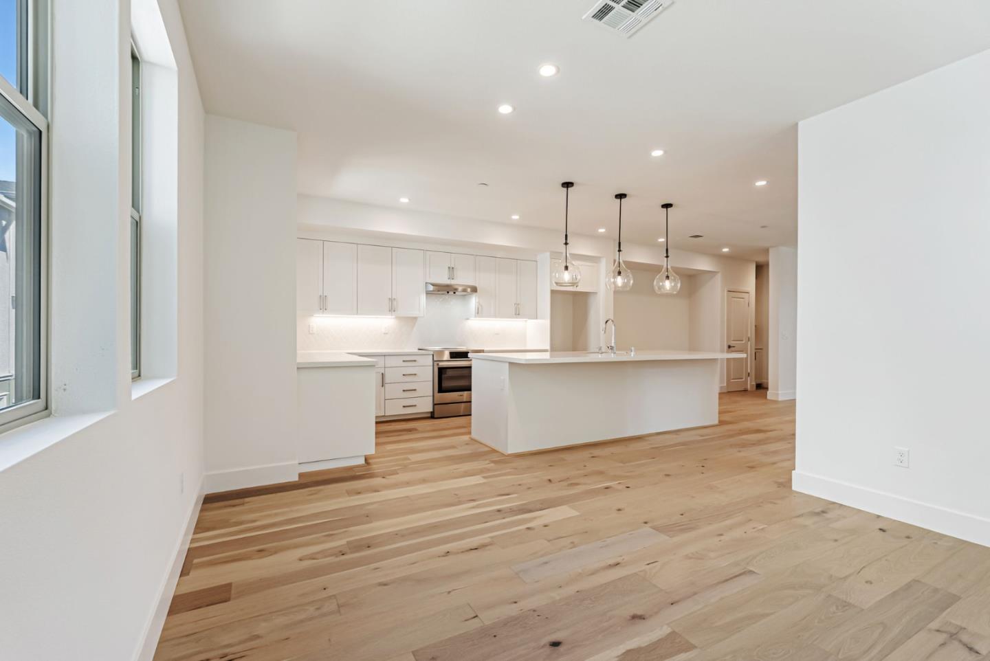 Detail Gallery Image 7 of 18 For 178 Oak Cir, Walnut Creek,  CA 94597 - 4 Beds | 3/1 Baths