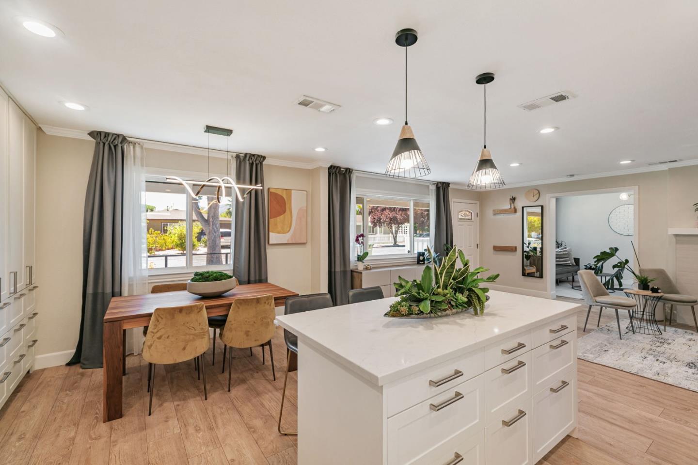 Detail Gallery Image 13 of 30 For 1715 Hogar Dr, San Jose,  CA 95124 - 3 Beds | 2 Baths