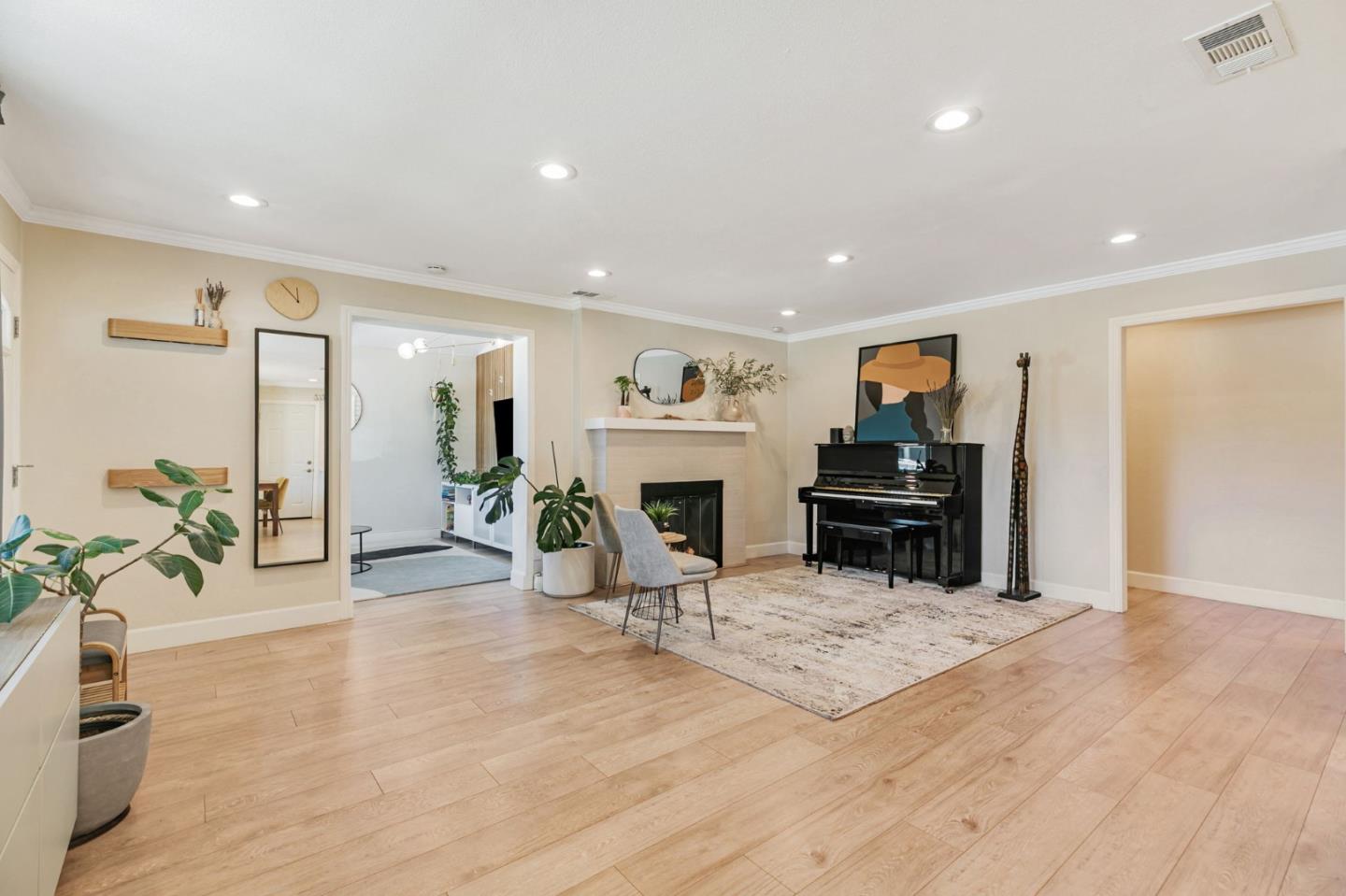 Detail Gallery Image 5 of 30 For 1715 Hogar Dr, San Jose,  CA 95124 - 3 Beds | 2 Baths