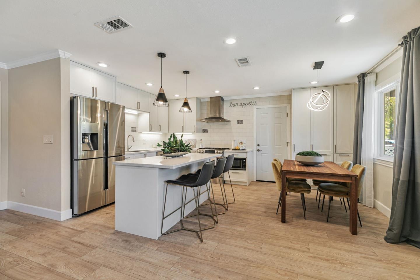 Detail Gallery Image 9 of 30 For 1715 Hogar Dr, San Jose,  CA 95124 - 3 Beds | 2 Baths