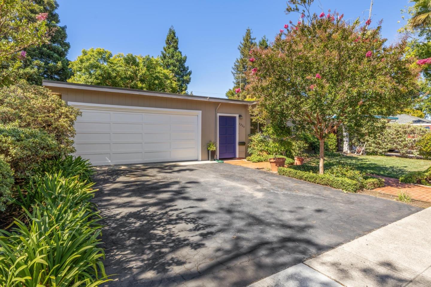 Detail Gallery Image 3 of 70 For 3224 Kipling St, Palo Alto,  CA 94306 - 3 Beds | 2 Baths
