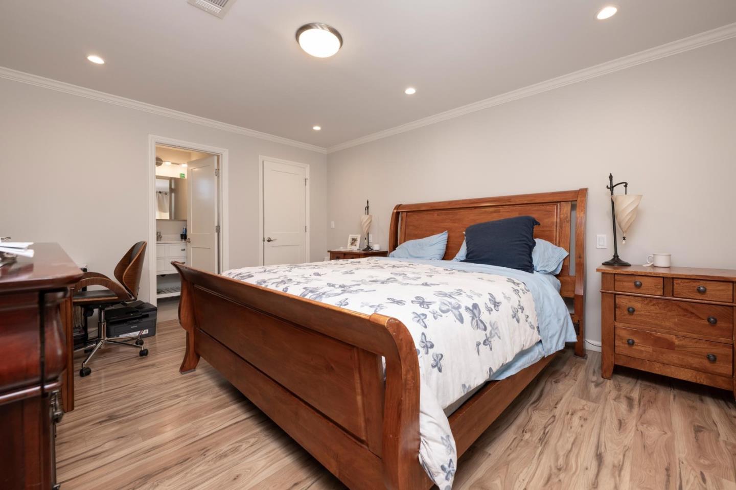 Detail Gallery Image 7 of 13 For 725 Laurel Ave a,  Burlingame,  CA 94010 - 3 Beds | 2 Baths