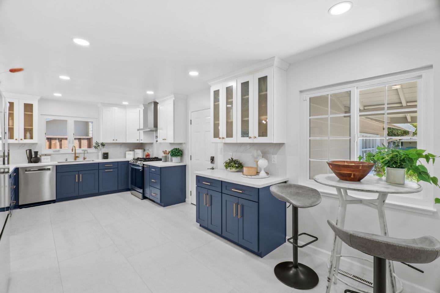 Detail Gallery Image 12 of 35 For 1539 Crespi Dr, San Jose,  CA 95129 - 3 Beds | 2 Baths