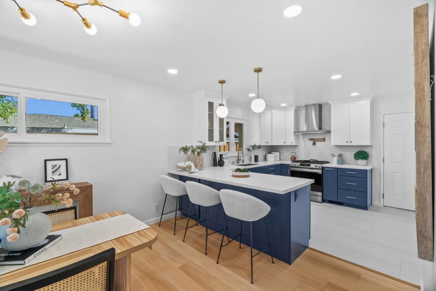 Detail Gallery Image 8 of 35 For 1539 Crespi Dr, San Jose,  CA 95129 - 3 Beds | 2 Baths