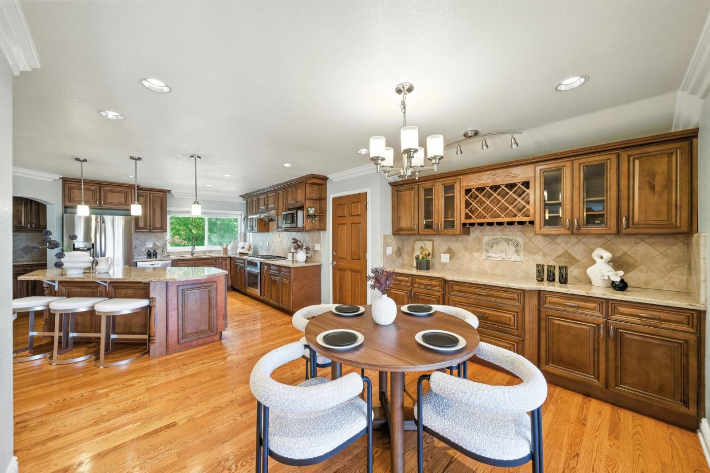 Detail Gallery Image 20 of 68 For 15610 Oakridge, Morgan Hill,  CA 95037 - 5 Beds | 3 Baths