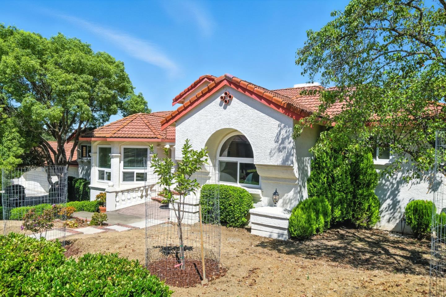 Detail Gallery Image 3 of 68 For 15610 Oakridge, Morgan Hill,  CA 95037 - 5 Beds | 3 Baths