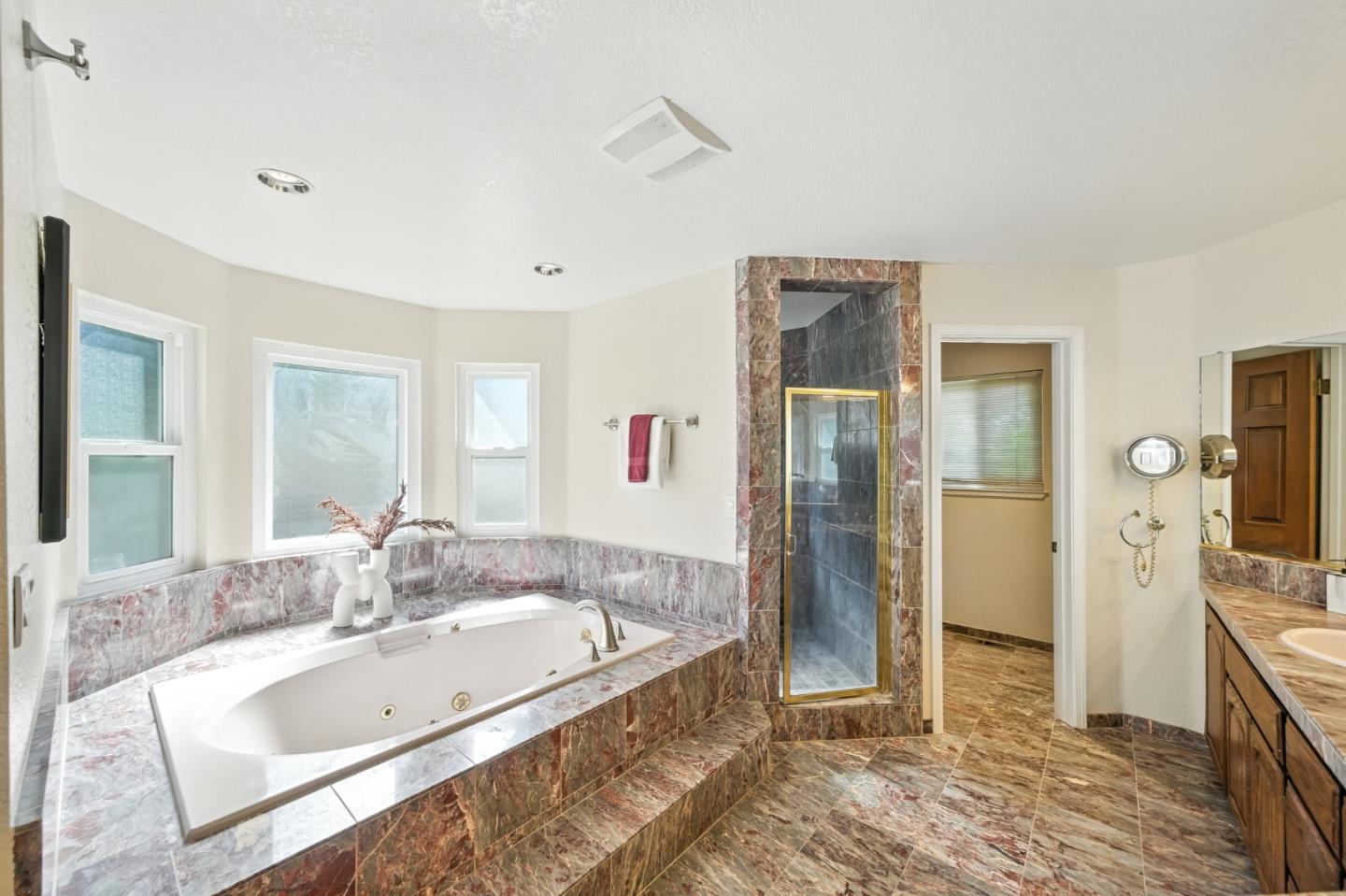 Detail Gallery Image 39 of 68 For 15610 Oakridge, Morgan Hill,  CA 95037 - 5 Beds | 3 Baths