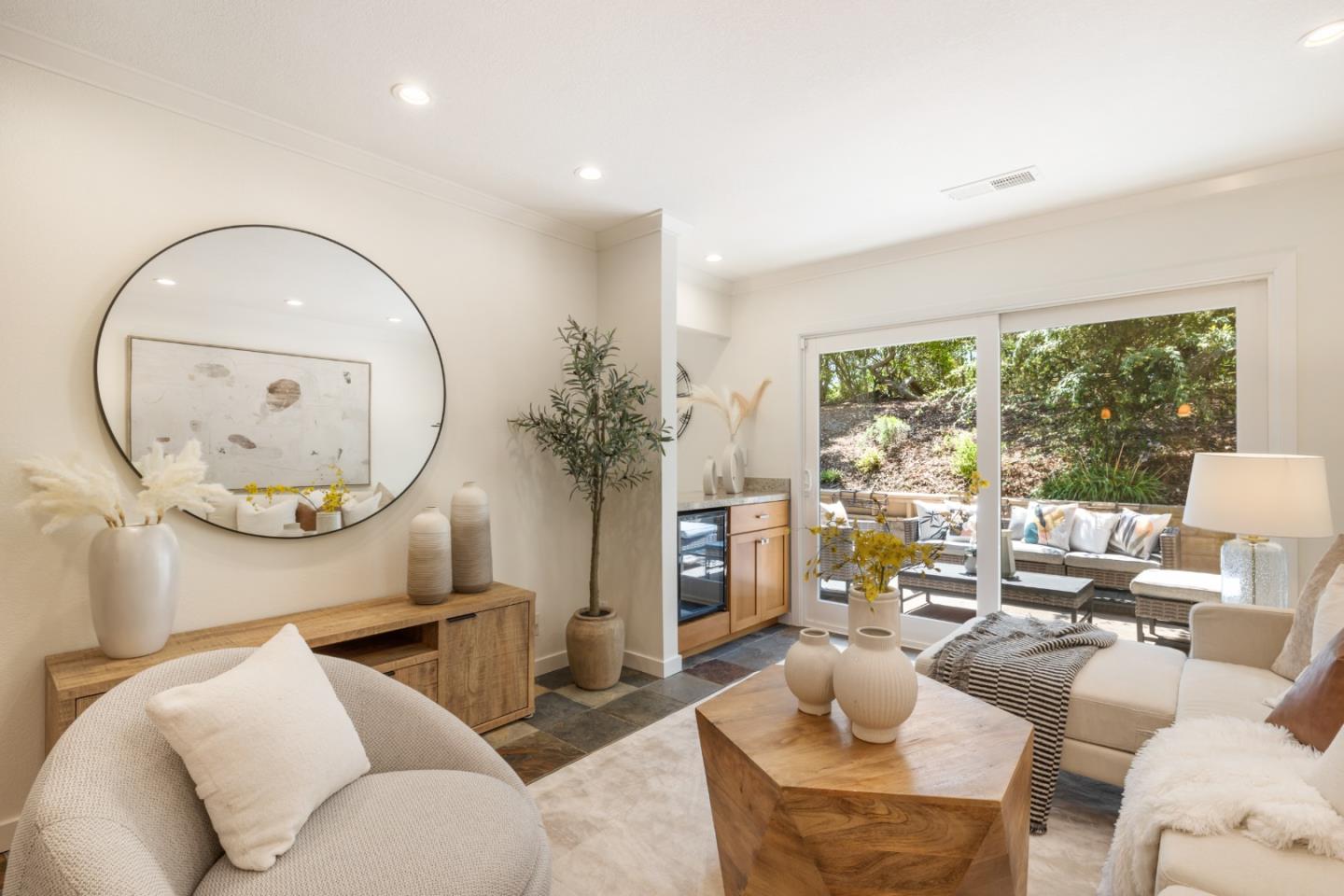 Detail Gallery Image 10 of 27 For 15 Calypso Ln, San Carlos,  CA 94070 - 3 Beds | 2/1 Baths