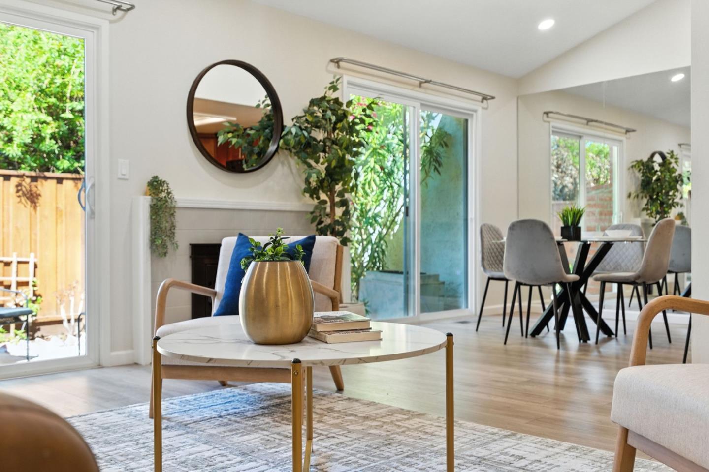 Detail Gallery Image 17 of 43 For 20173 Northcrest Sq, Cupertino,  CA 95014 - 2 Beds | 2 Baths