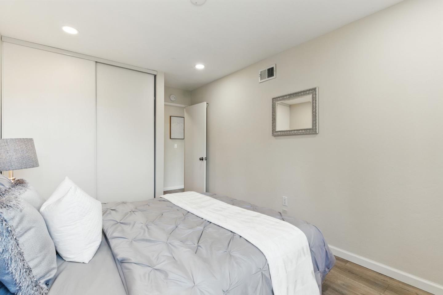 Detail Gallery Image 25 of 43 For 20173 Northcrest Sq, Cupertino,  CA 95014 - 2 Beds | 2 Baths
