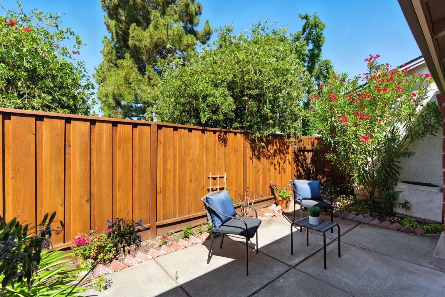 Detail Gallery Image 27 of 43 For 20173 Northcrest Sq, Cupertino,  CA 95014 - 2 Beds | 2 Baths