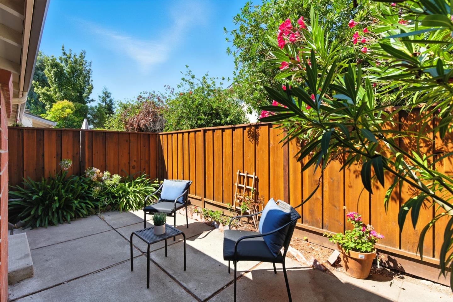 Detail Gallery Image 28 of 43 For 20173 Northcrest Sq, Cupertino,  CA 95014 - 2 Beds | 2 Baths