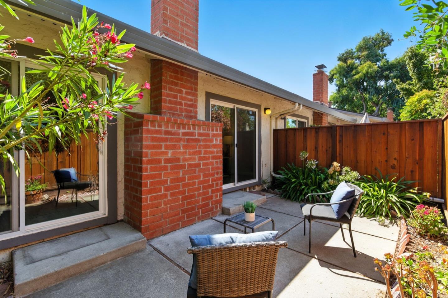 Detail Gallery Image 29 of 43 For 20173 Northcrest Sq, Cupertino,  CA 95014 - 2 Beds | 2 Baths