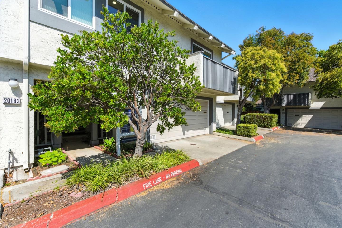 Detail Gallery Image 3 of 43 For 20173 Northcrest Sq, Cupertino,  CA 95014 - 2 Beds | 2 Baths