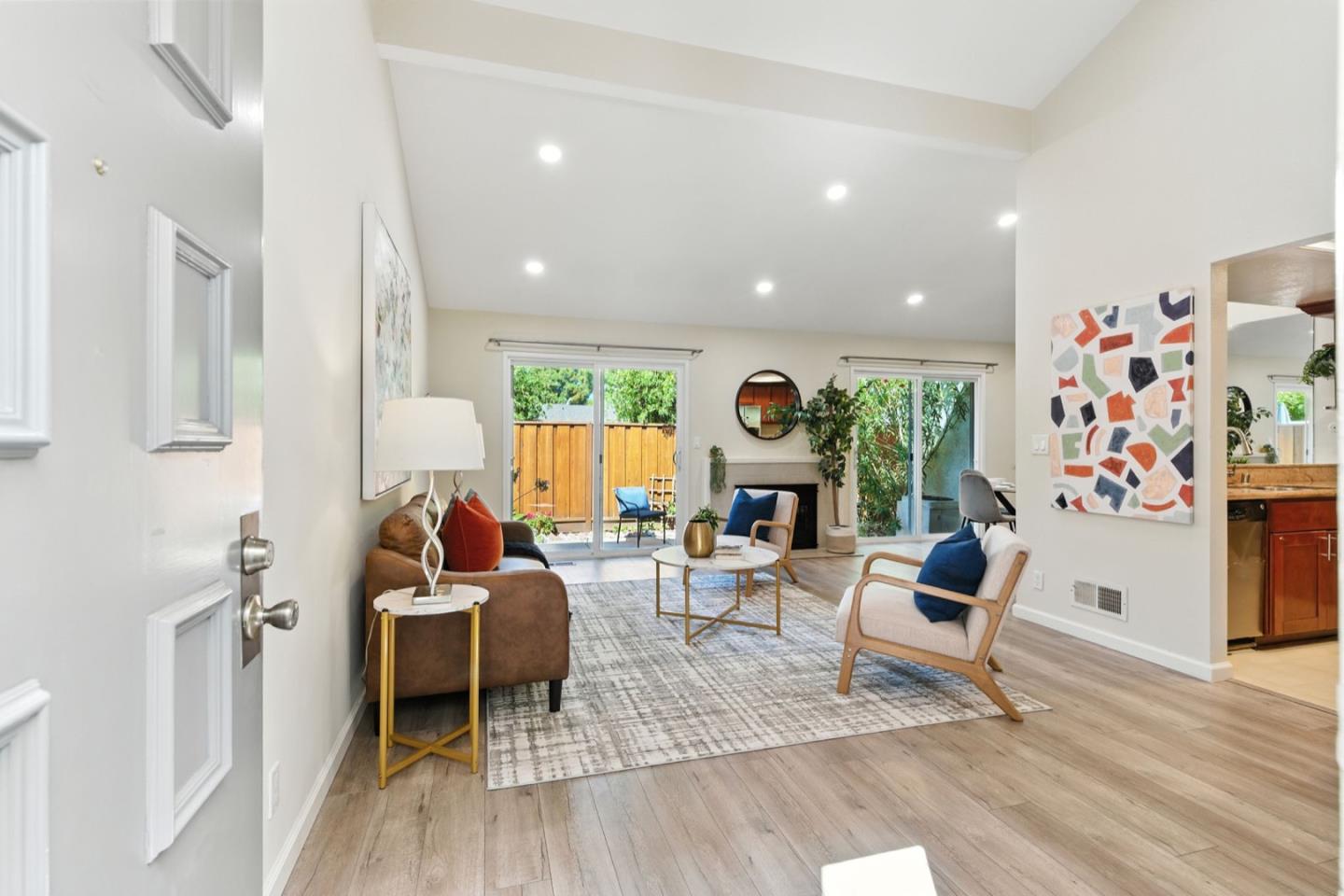 Detail Gallery Image 7 of 43 For 20173 Northcrest Sq, Cupertino,  CA 95014 - 2 Beds | 2 Baths